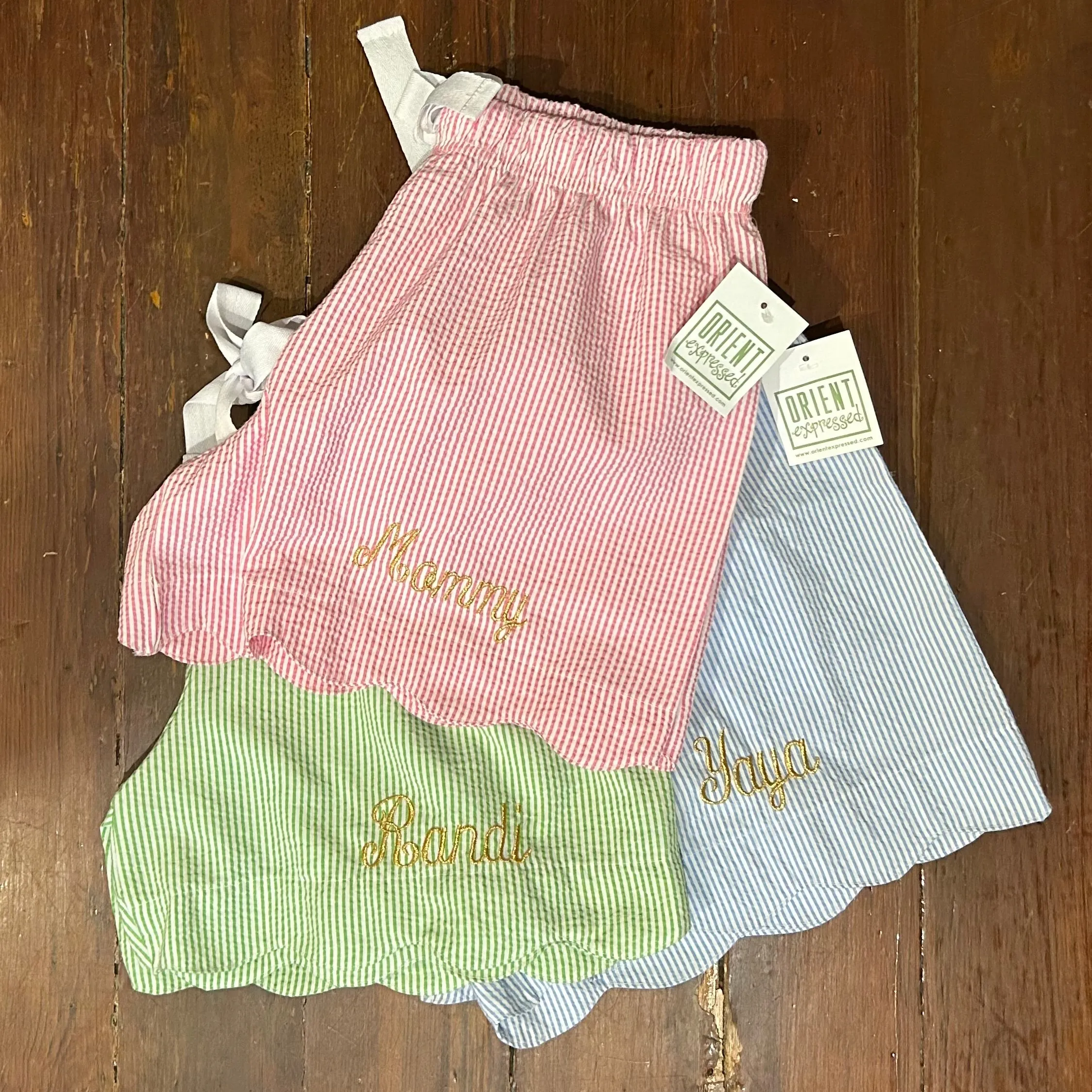 EMBROIDERED SEERSUCKER SCALLOP HEM SHORTS