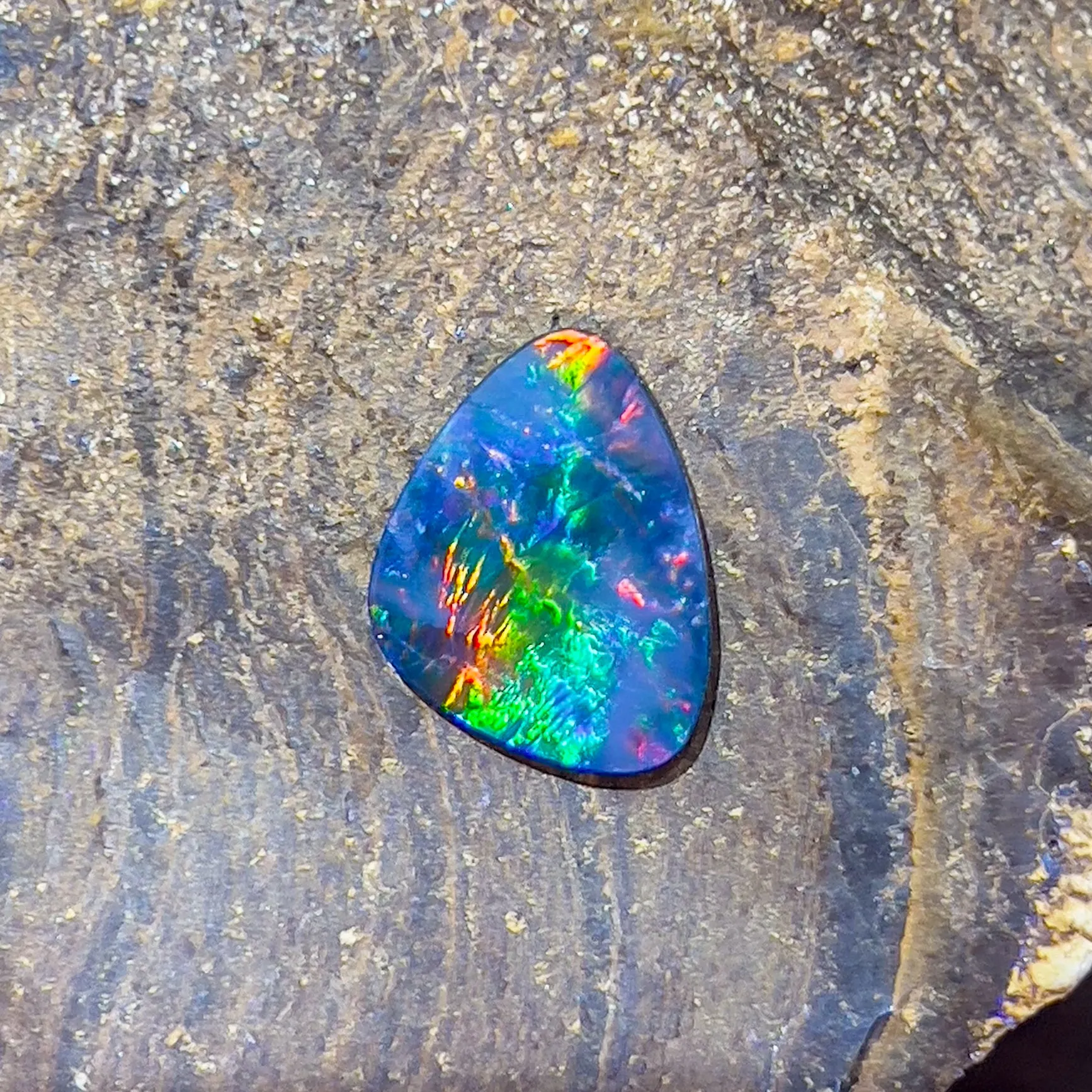 Loose Opal doublet triangular shape 4.46ct