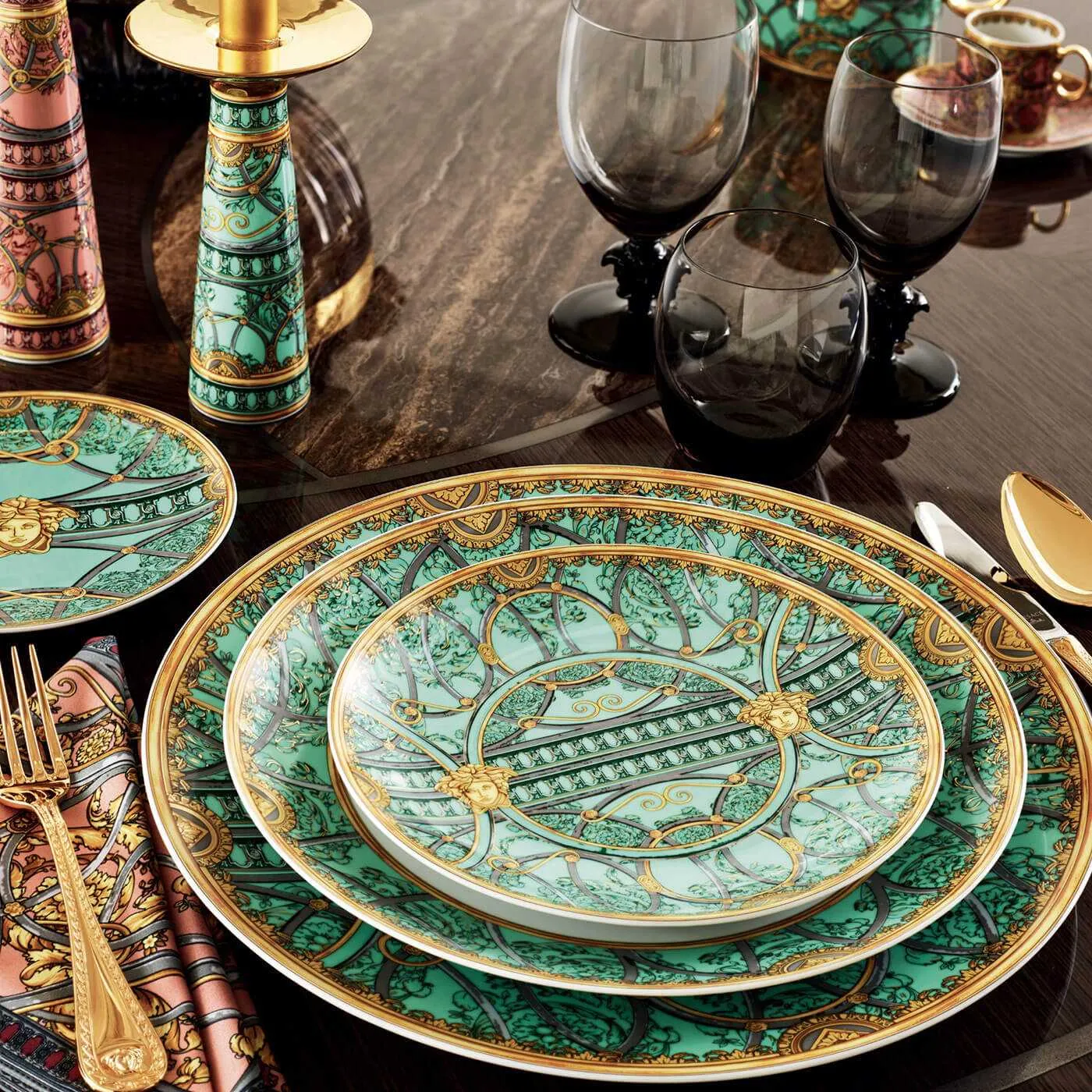 Versace meets Rosenthal La scala del Palazzo Deep plate diam. 22 cm. green